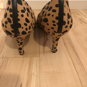 Ann Taylor leopard heels size 9